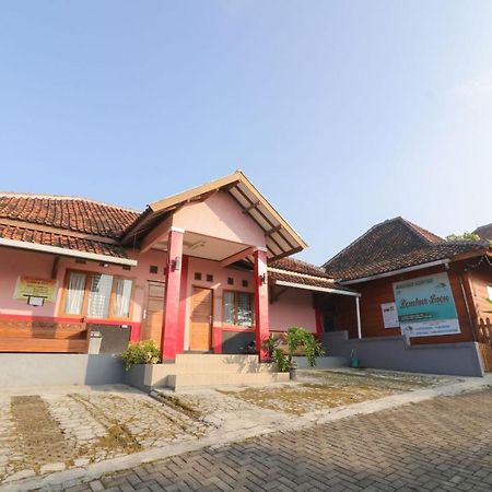 Lembur Incu Syariah Villa & Resto Lembang Εξωτερικό φωτογραφία