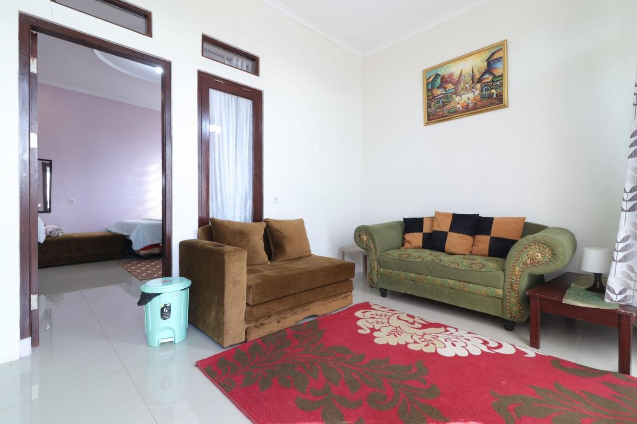 Lembur Incu Syariah Villa & Resto Lembang Εξωτερικό φωτογραφία